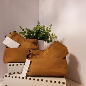 Selling brand new sets of cosmetic makeup bags